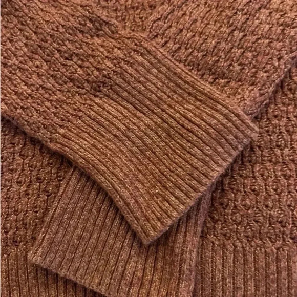 Women’s American Eagle Pumpkin V Neck Sweater Size Large - Picture 4 of 5